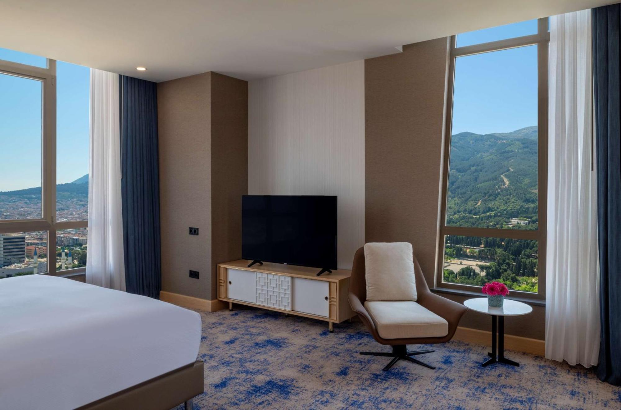 Doubletree By Hilton Manisa Hotell Exteriör bild