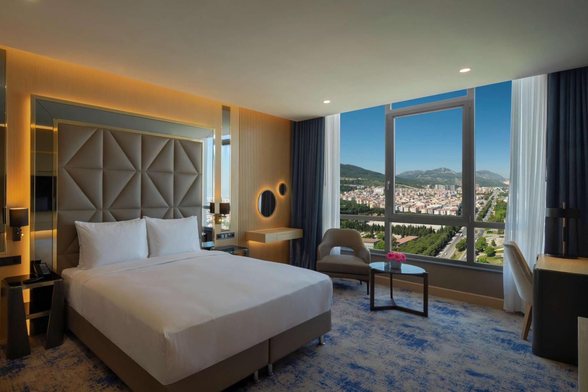 Doubletree By Hilton Manisa Hotell Exteriör bild