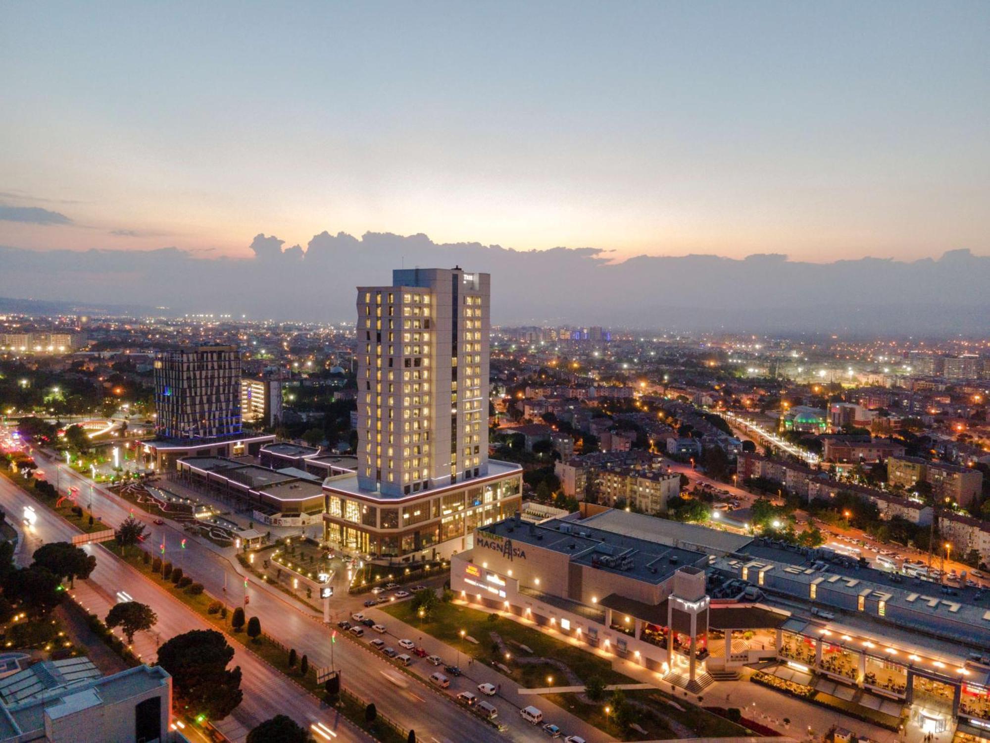 Doubletree By Hilton Manisa Hotell Exteriör bild