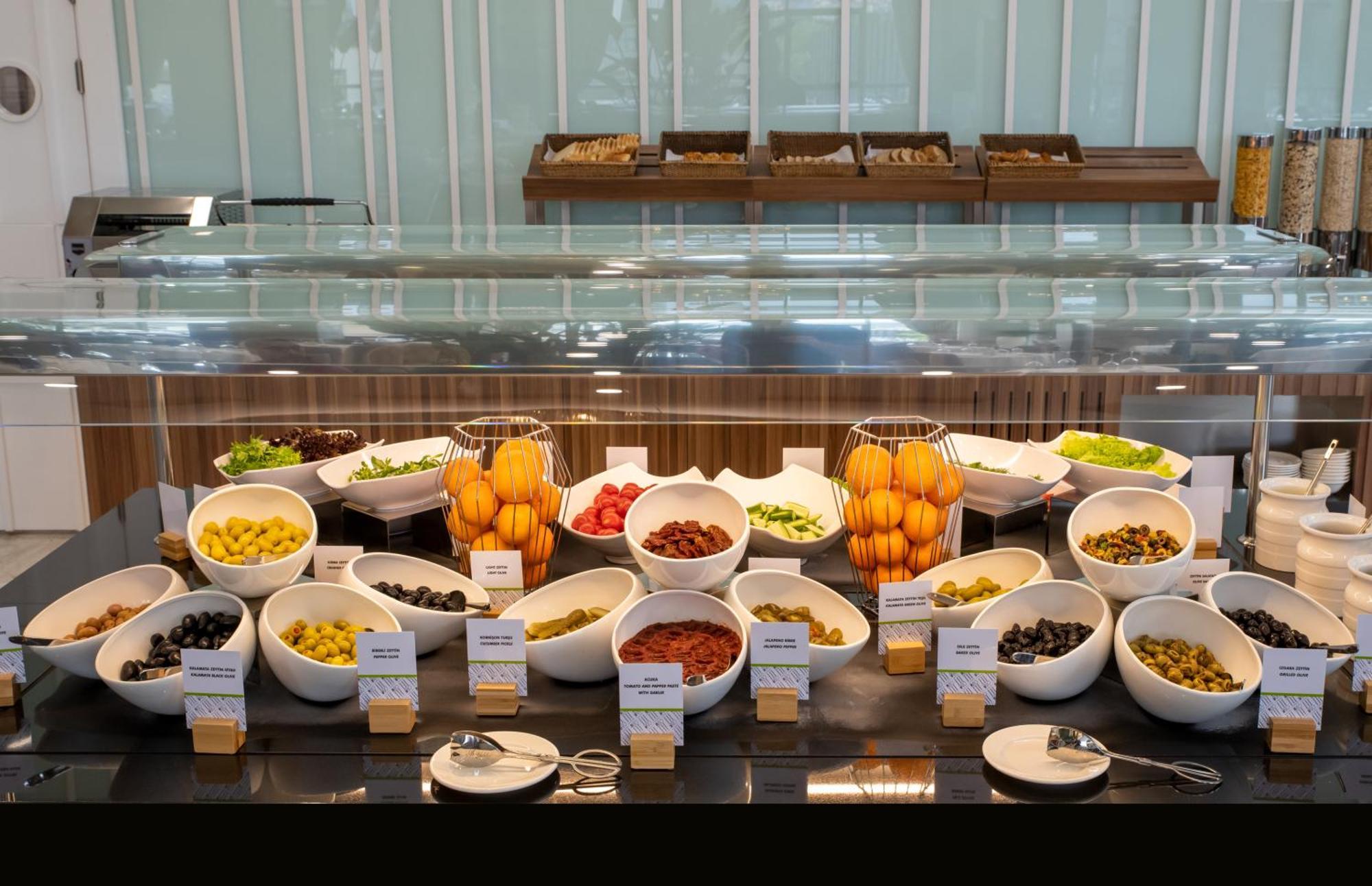 Doubletree By Hilton Manisa Hotell Exteriör bild